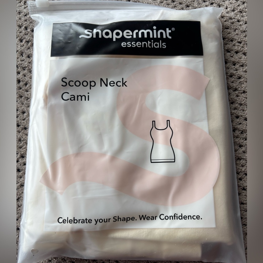 Shapermint Essentials Cream Scoop Neck Cami